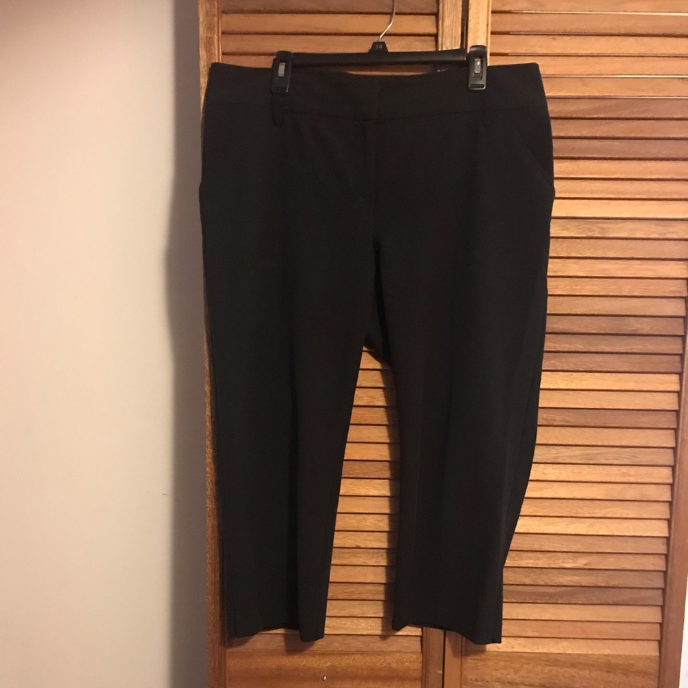 Ellen Tracy Black Capris